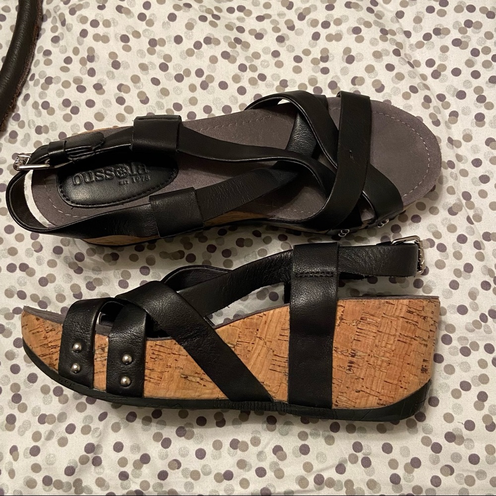 Bussola wedges size 39 (equivalent to a 9)
